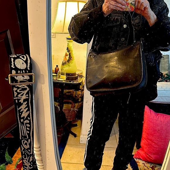 Vintage gorgeous Coach bag with embossed label, original leather tag,zipper pull - Picture 16 of 16